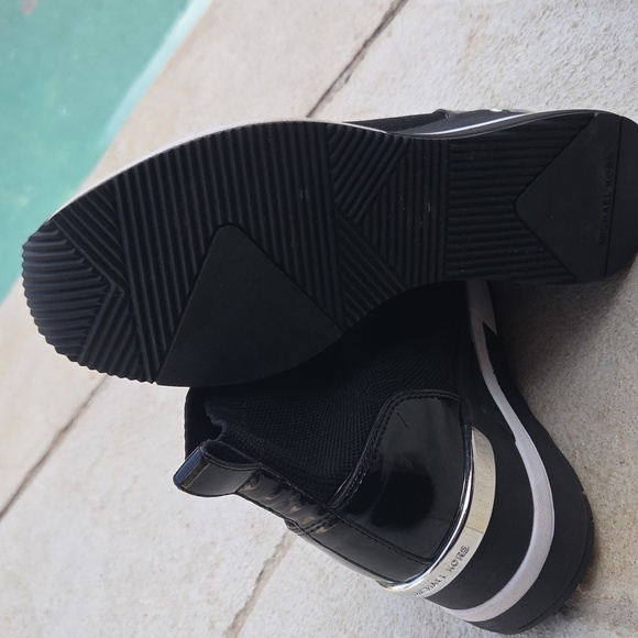 Michael Kors Black Knit Ankle Boots 8 - Picture 7 of 8